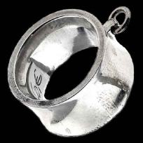 Ring der O mit Innenwölbung aus Silber