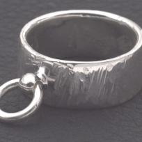 Ring der O, grob geschmiedet mit schmaler Stärke